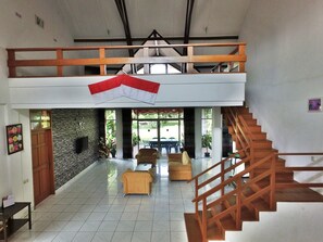 LED TV - Vila Bunga Merah Gelatik (Lembang)