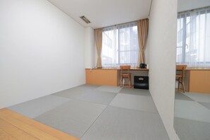 Traditionellt rum - delat badrum (Japanese Style) | Skrivbord, ljudisolering, strykjärn/strykbräda och gratis wi-fi