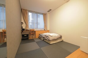 传统客房, 公共浴室 (Japanese Style) | 办公桌、隔音、熨斗/熨板、免费 WiFi