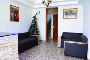 Lobby - Crest Safari Lodge (Arusha)