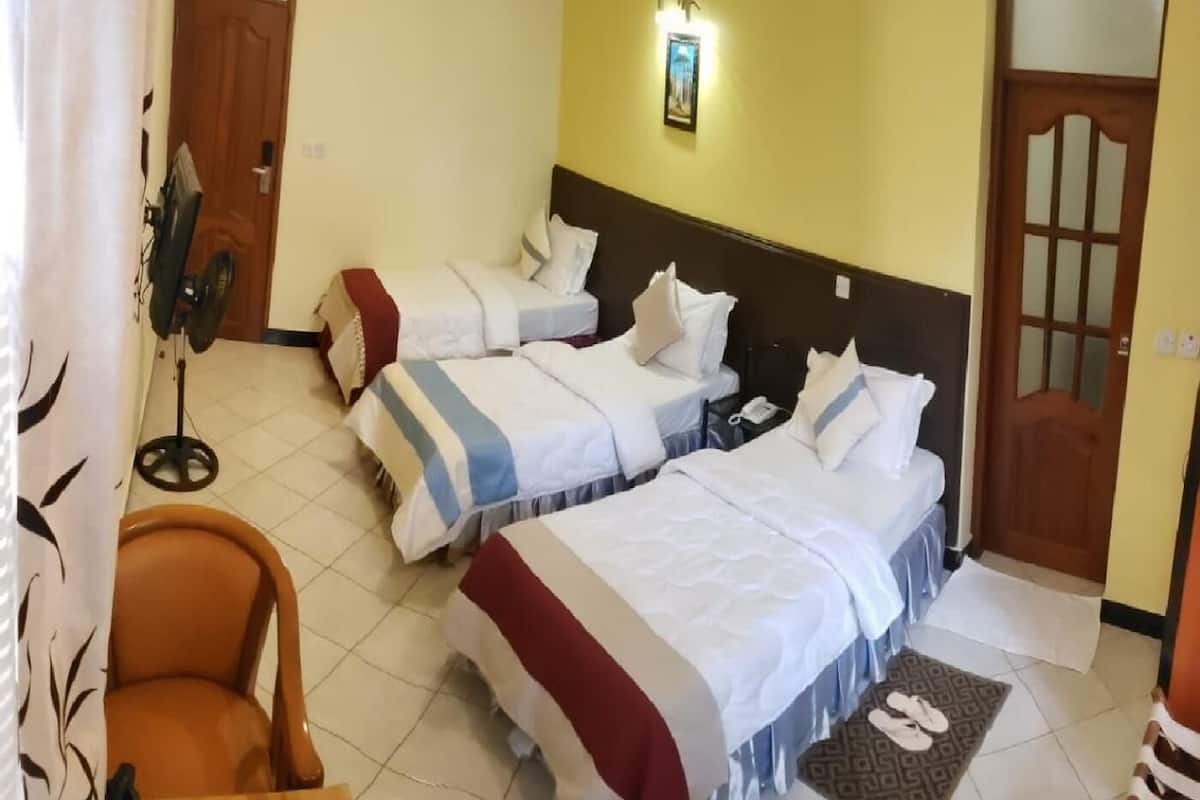deluxe triple room | 1 bedroom, in-room safe, free wifi, bed sheets