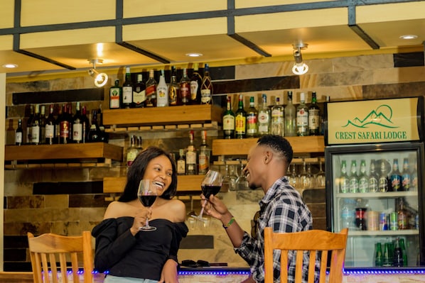 Bar (on property) - Crest Safari Lodge (Arusha)