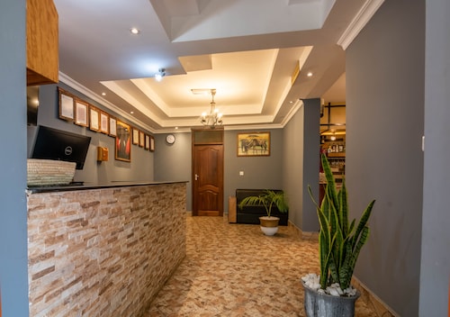 Crest Safari Lodge