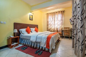 Deluxe Twin Room | In-room safe, free WiFi, bed sheets - Crest Safari Lodge (Arusha)