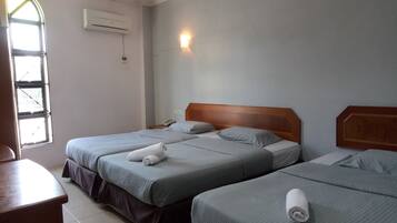 Triple Room, Accessible, Private Bathroom | Premium bedding, desk, iron/ironing board, rollaway beds