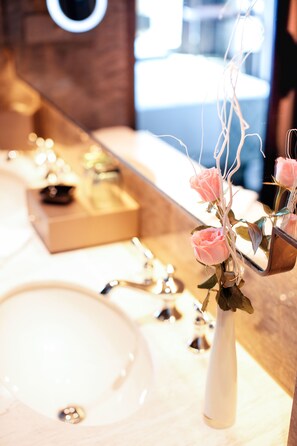 Towels - Golden Eagle International Hotel (Nanjing)