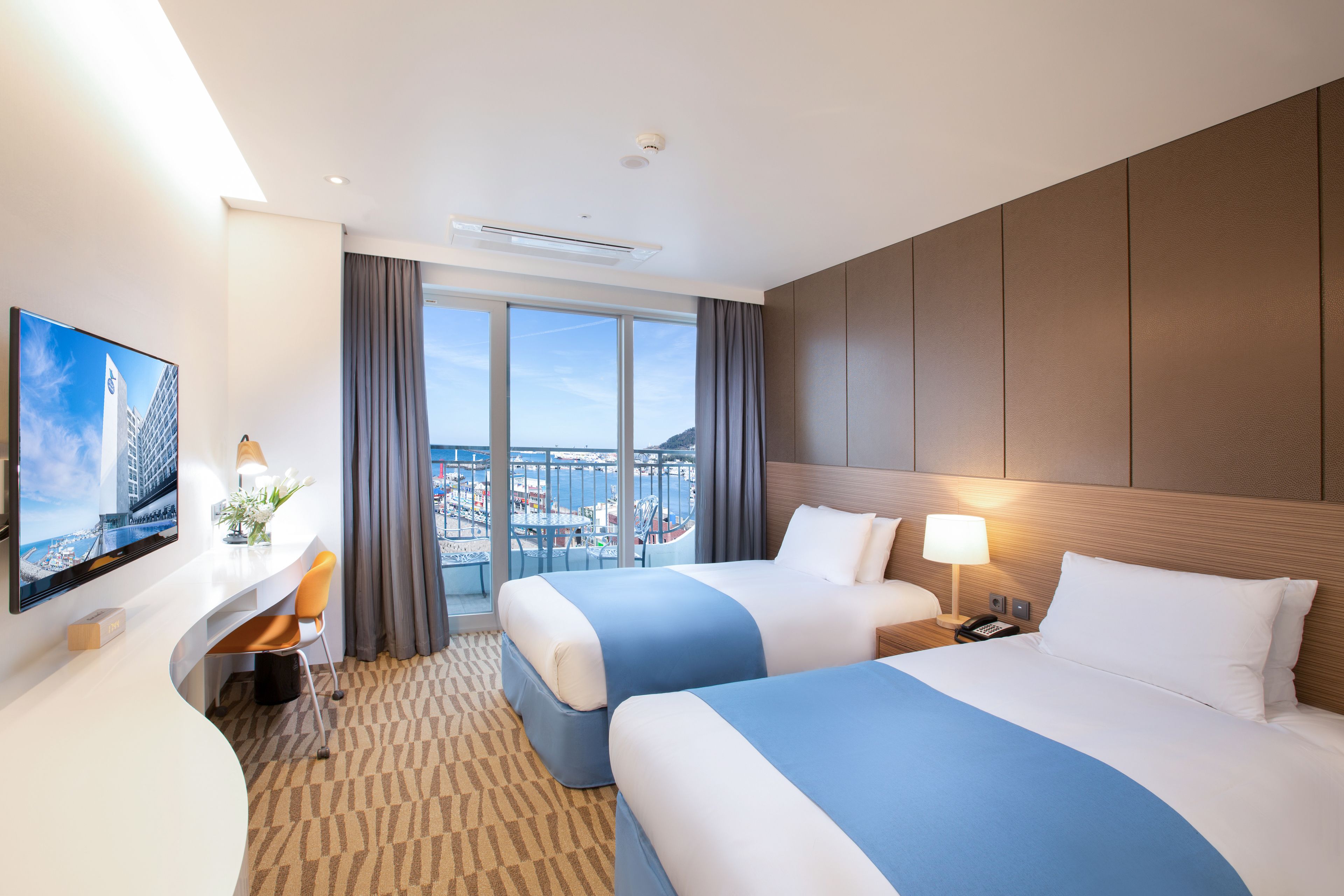 1 bedroom, premium bedding, in-room safe, blackout curtains