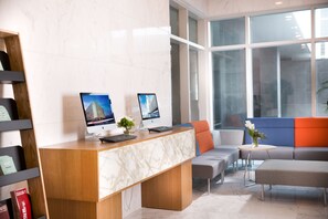 Business centre - Hotel Whistlelark Jeju (Jeju City)