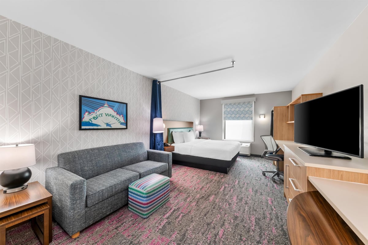 Studio Suite, 1 King Bed, Non Smoking | Living area | 47-inch LCD TV with digital channels, TV