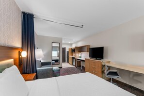 Estudio, 2 camas de matrimonio, no fumadores | Ropa de cama hipoalergénica, edredones de plumas, caja fuerte