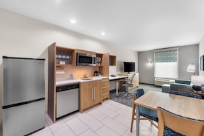 Suite, 1 King Bed, Accessible, Non Smoking (Hearing) | Private kitchen | Coffee/tea maker, fridge, microwave, dishwasher - Home2 Suites by Hilton Fort Worth Southwest Cityview (Fort Worth)