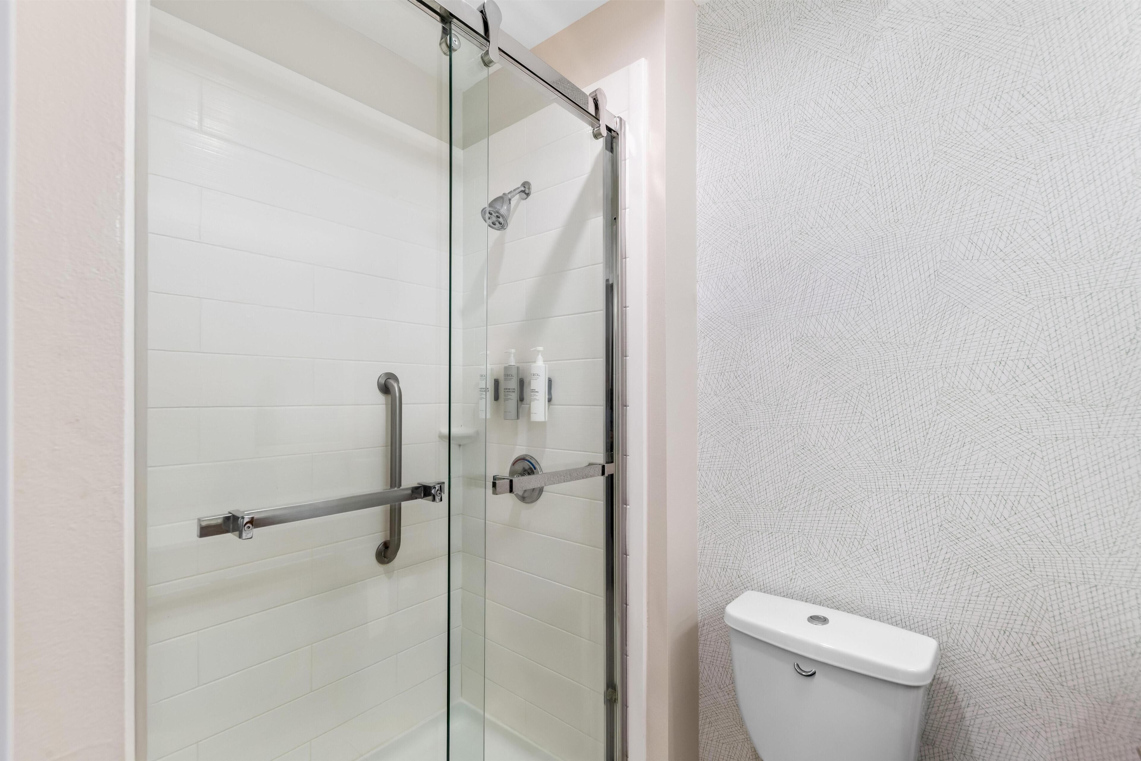 Studio Suite, 1 King Bed, Non Smoking | Bathroom shower
