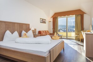 Chambre Double Supérieure, balcon (DOLOMITI) | Literie hypoallergénique, couette en duvet d'oie