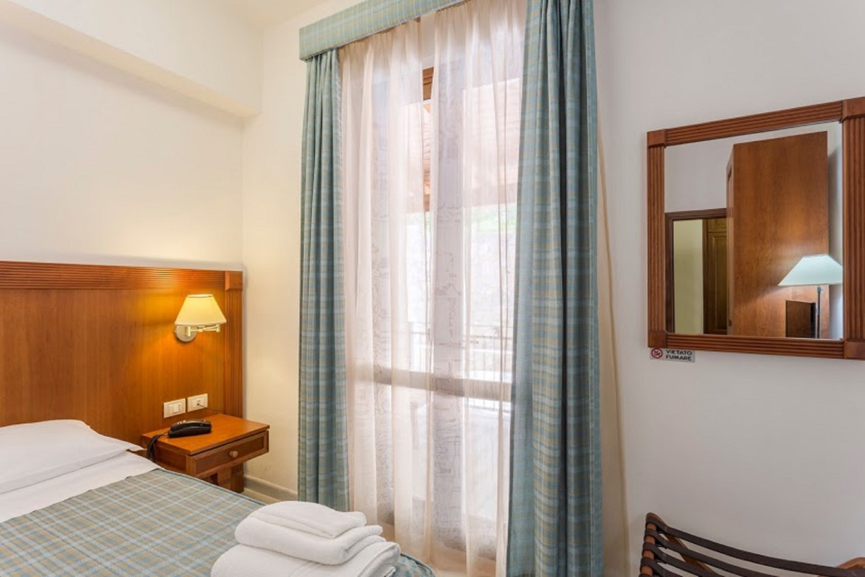 single room, patio | 1 bedroom, premium bedding, down duvets, minibar