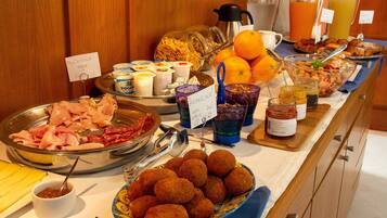 Colazione a base di specialità locali inclusa, servita tutte le mattine