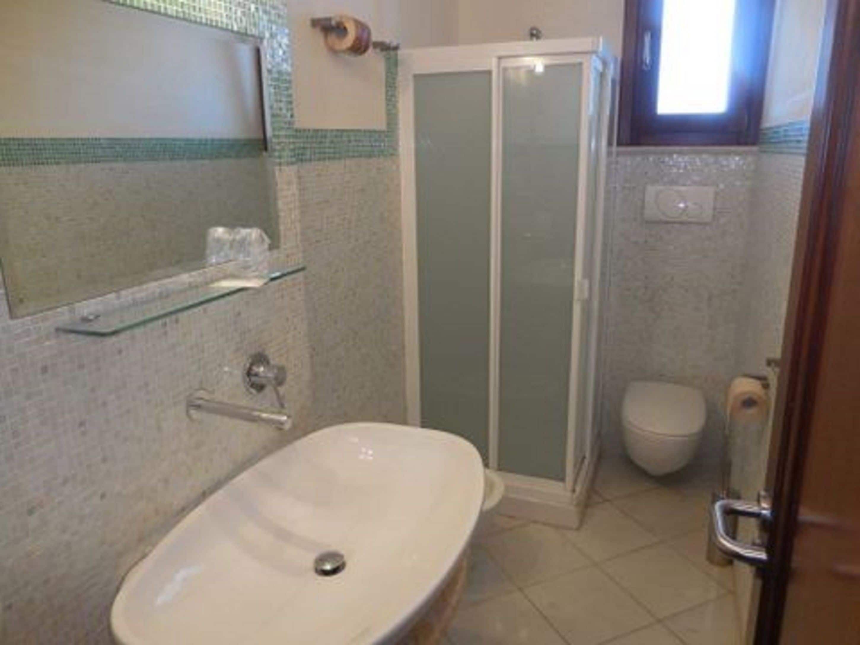 double room, sea view | bathroom | shower, free toiletries, hair dryer, bidet