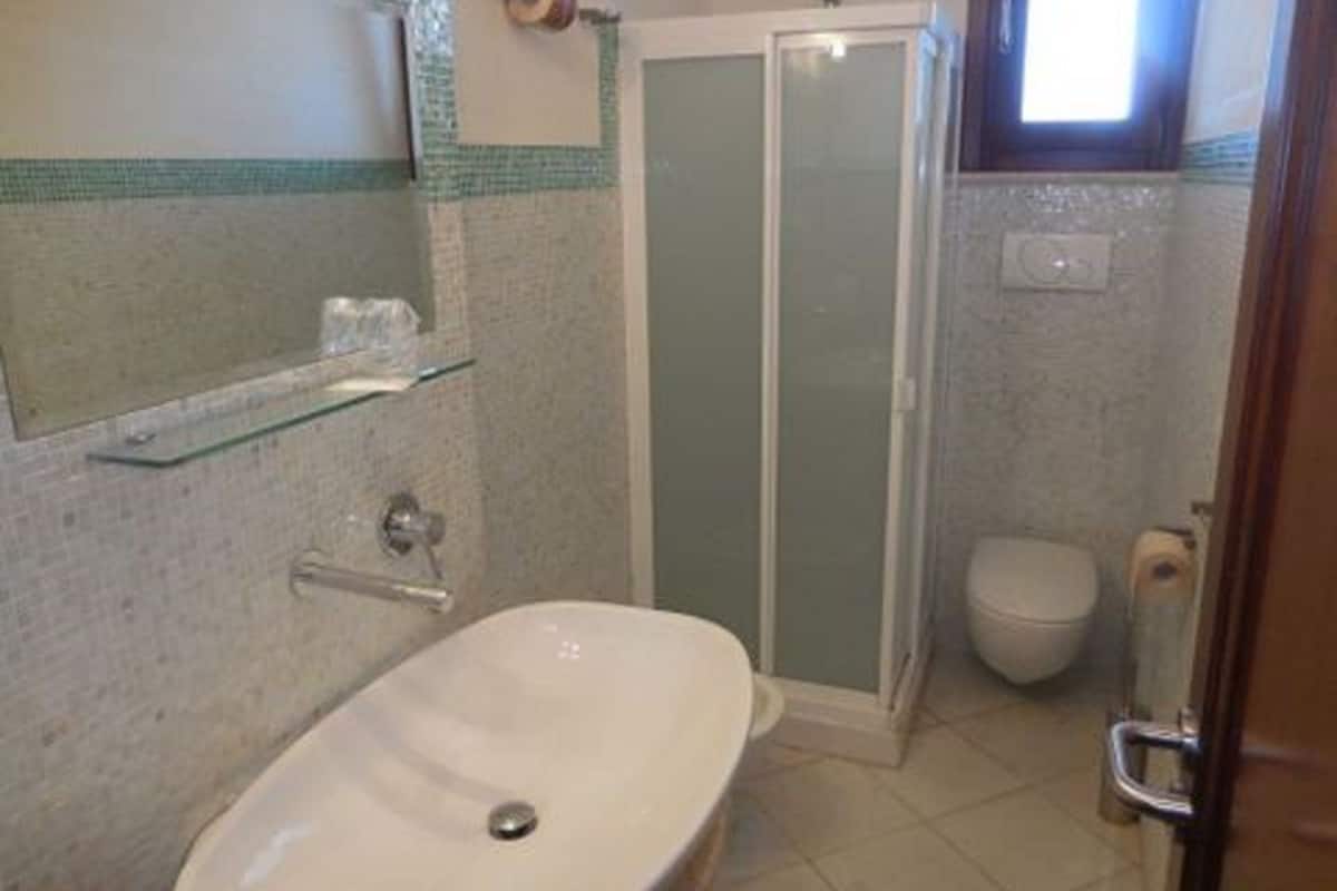 double room, sea view | bathroom | shower, free toiletries, hair dryer, bidet