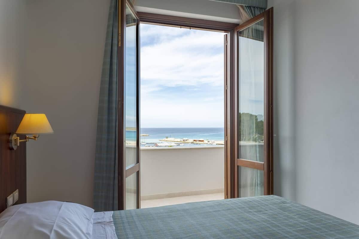 Camera doppia, vista mare | 1 camera, biancheria da letto di alta qualità, copriletto in piuma
