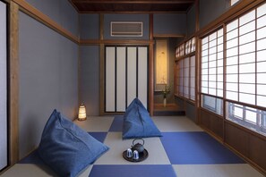 Hikoso-machi Gin no Ma