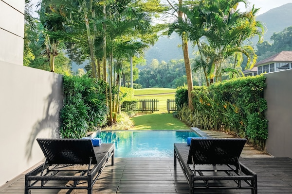 Townhome, 2 Bedrooms, Private Pool, Garden View | Living area