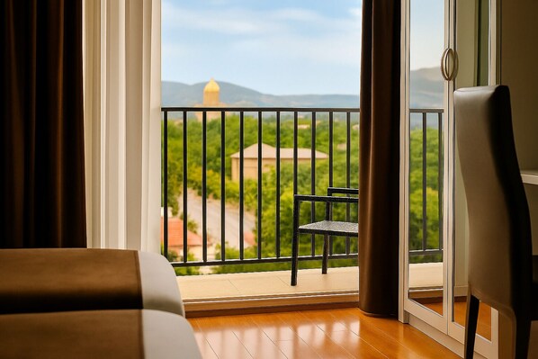 Standard Double or Twin Room | Egyptian cotton sheets, premium bedding, pillowtop beds, minibar