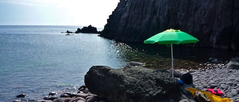 Plage à proximité, parasols, snorkeling, canoë