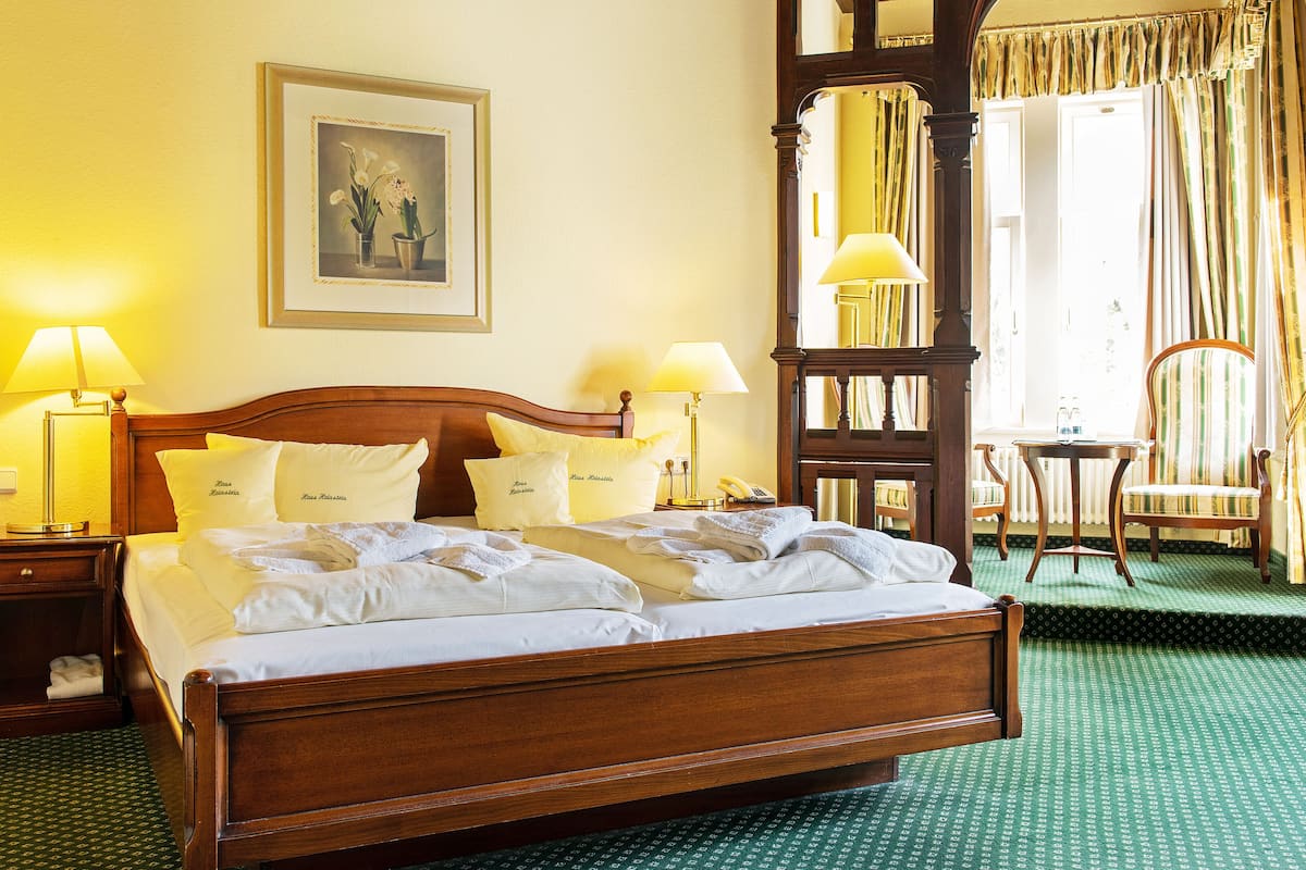 premium double room | in-room safe, individually decorated, individually furnished, desk