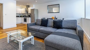 Executive Apartment, 1 Bedroom | Living area | Flat-screen TV