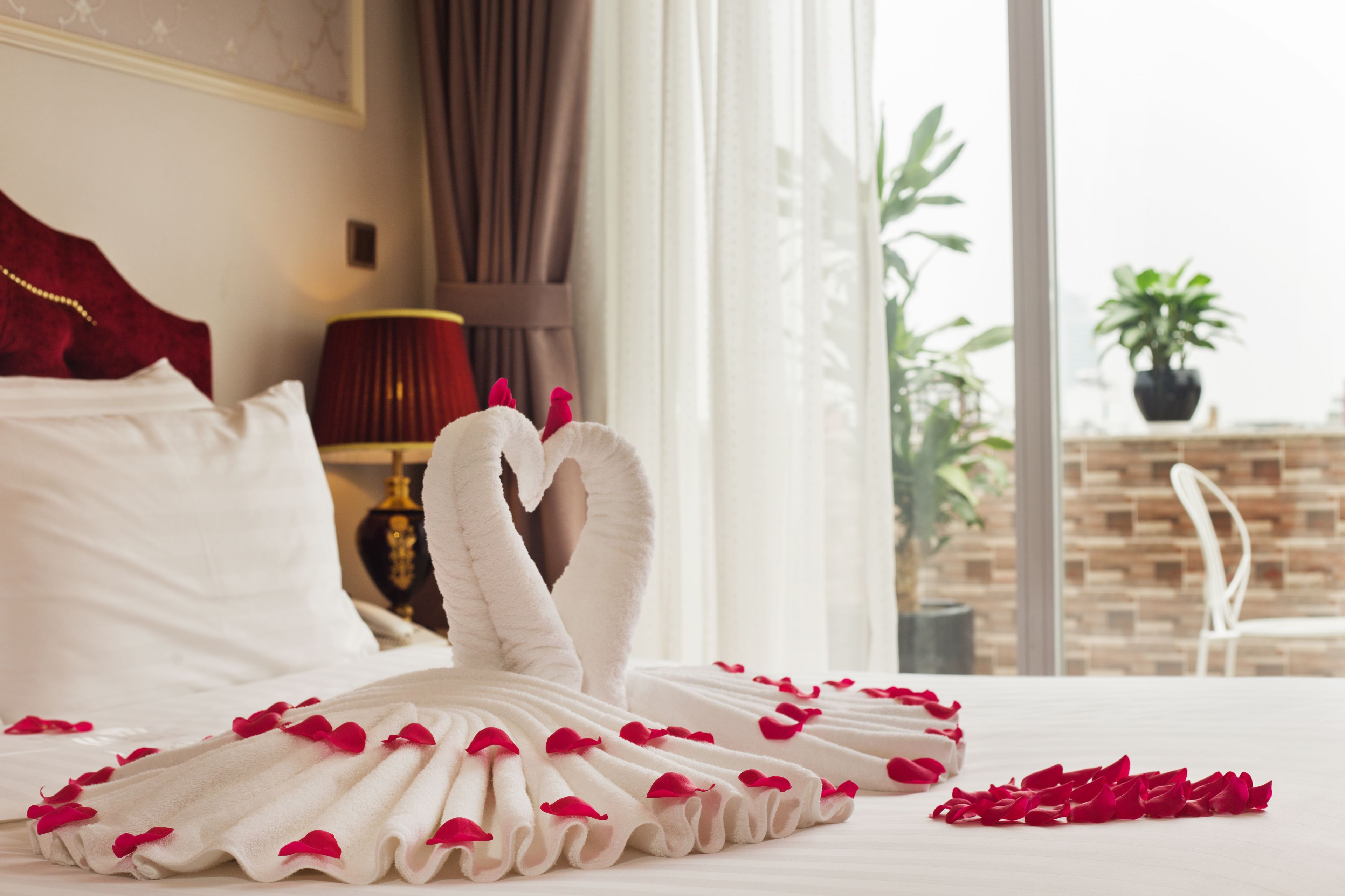 1 bedroom, free minibar items, in-room safe, individually decorated