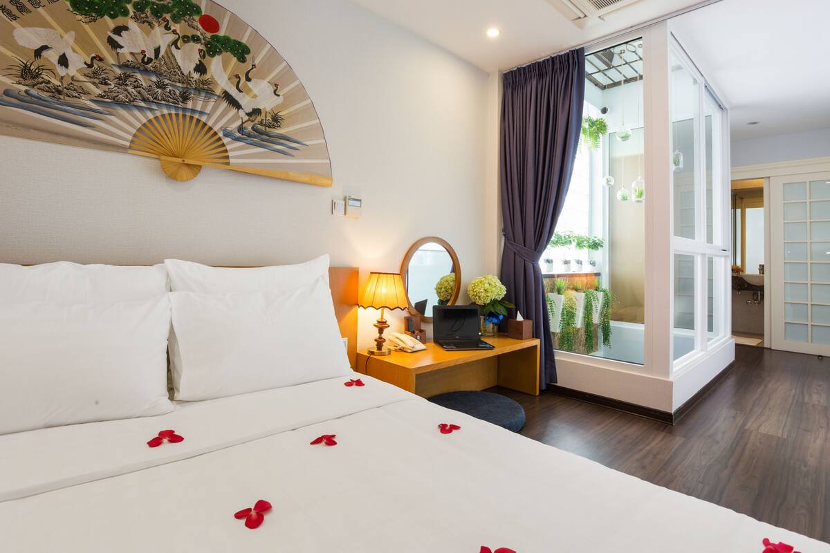 Phòng đôi Superior | Minibar với thức ăn, đồ uống miễn phí, két bảo mật tại phòng, bàn 