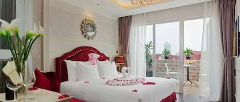 Sviitti, parveke | Minibaari (osa tuotteista ilmaisia), tallelokero huoneessa