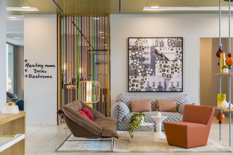 Capri by Fraser Berlin - view 2