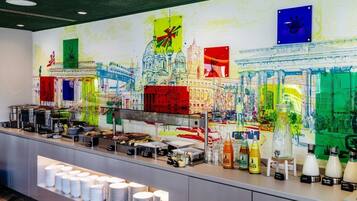 Daily full breakfast (EUR 19 per person)