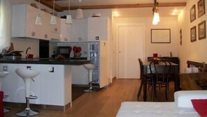 Deluxe Apartment, 2 Bedrooms (14 - Jolanda) | Private kitchen - Residenza Le Marmotte (Gressoney-la-Trinite)
