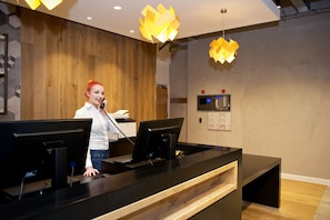 Reception - Staycity Aparthotels, Manchester, Piccadilly (Manchester)