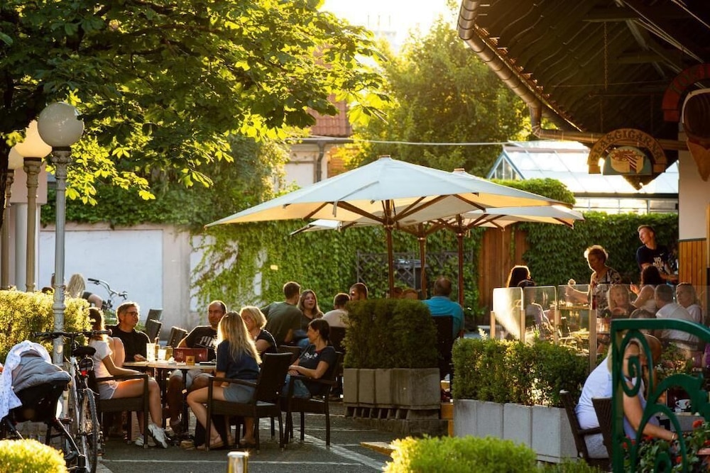 Pri Žabarju by null