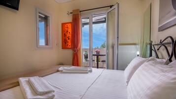 3 Schlafzimmer, italienische Bettbezüge von Frette