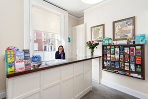 Interior entrance - Gardiner Lodge (Dublin)
