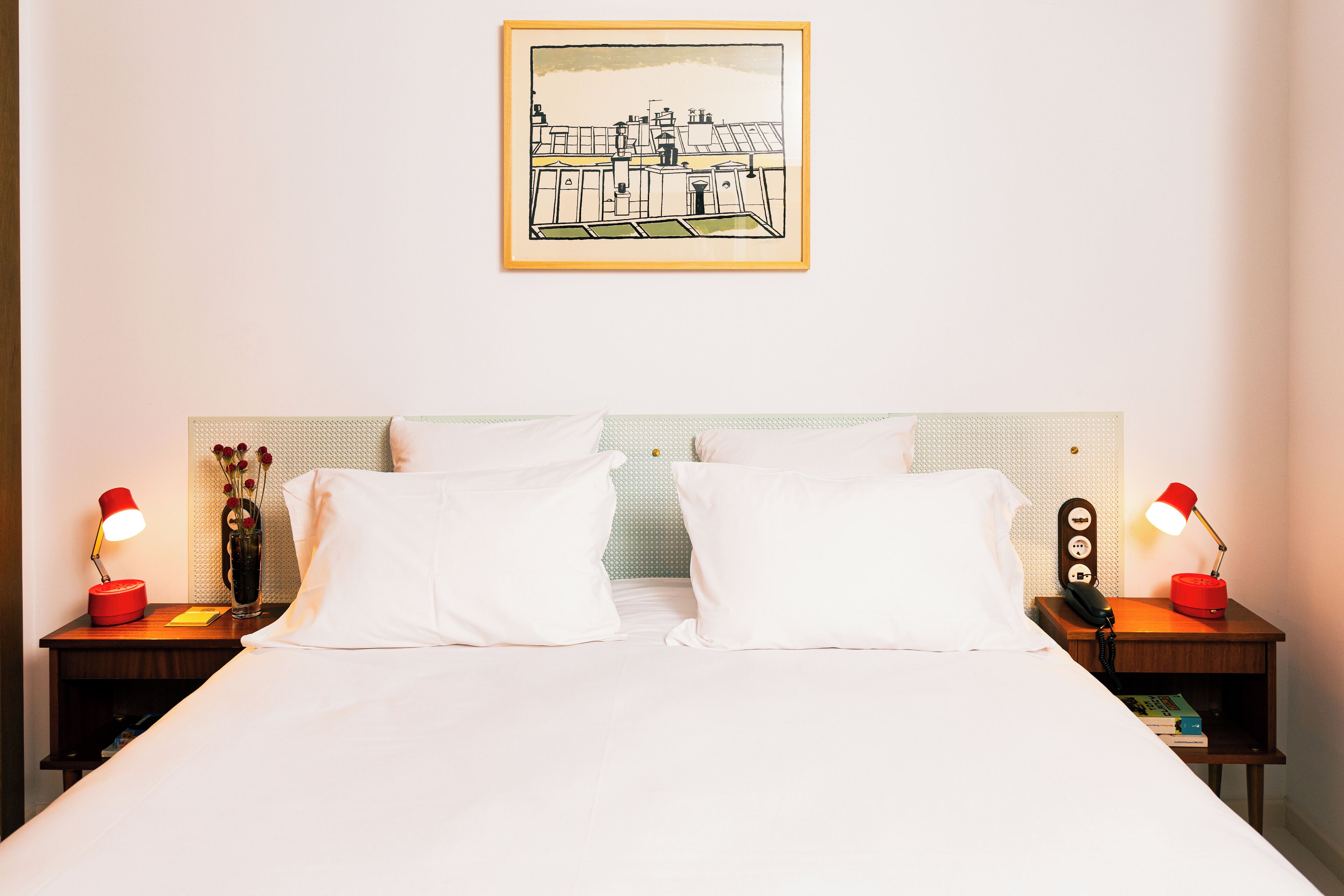 classic room, 1 queen bed | 1 bedroom, premium bedding, minibar, in-room safe