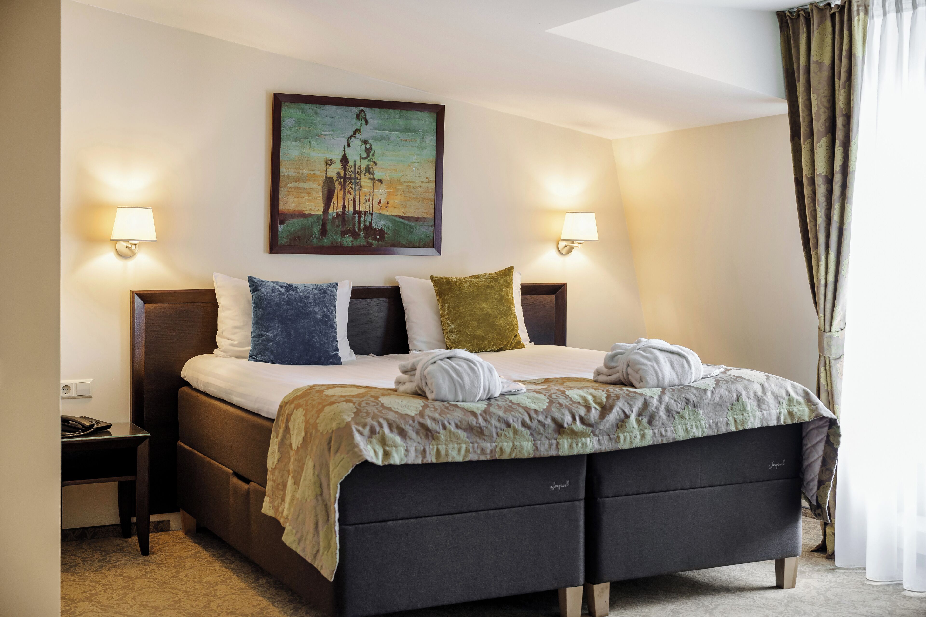 luxury suite | minibar, in-room safe, desk, soundproofing