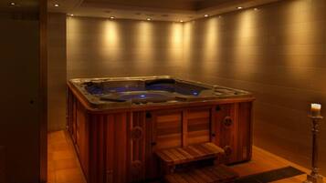 Indoor spa tub