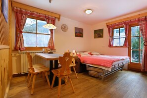 Comfort Studio, Patio, Garden View | Living area | Flat-screen TV - Villa Flora Apartments (Kranjska Gora)