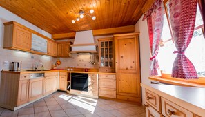 Comfort Apartment, 3 Bedrooms, Balcony, Mountain View | Private kitchen | Full-sized fridge, microwave, oven, stovetop - Villa Flora Apartments (Kranjska Gora)