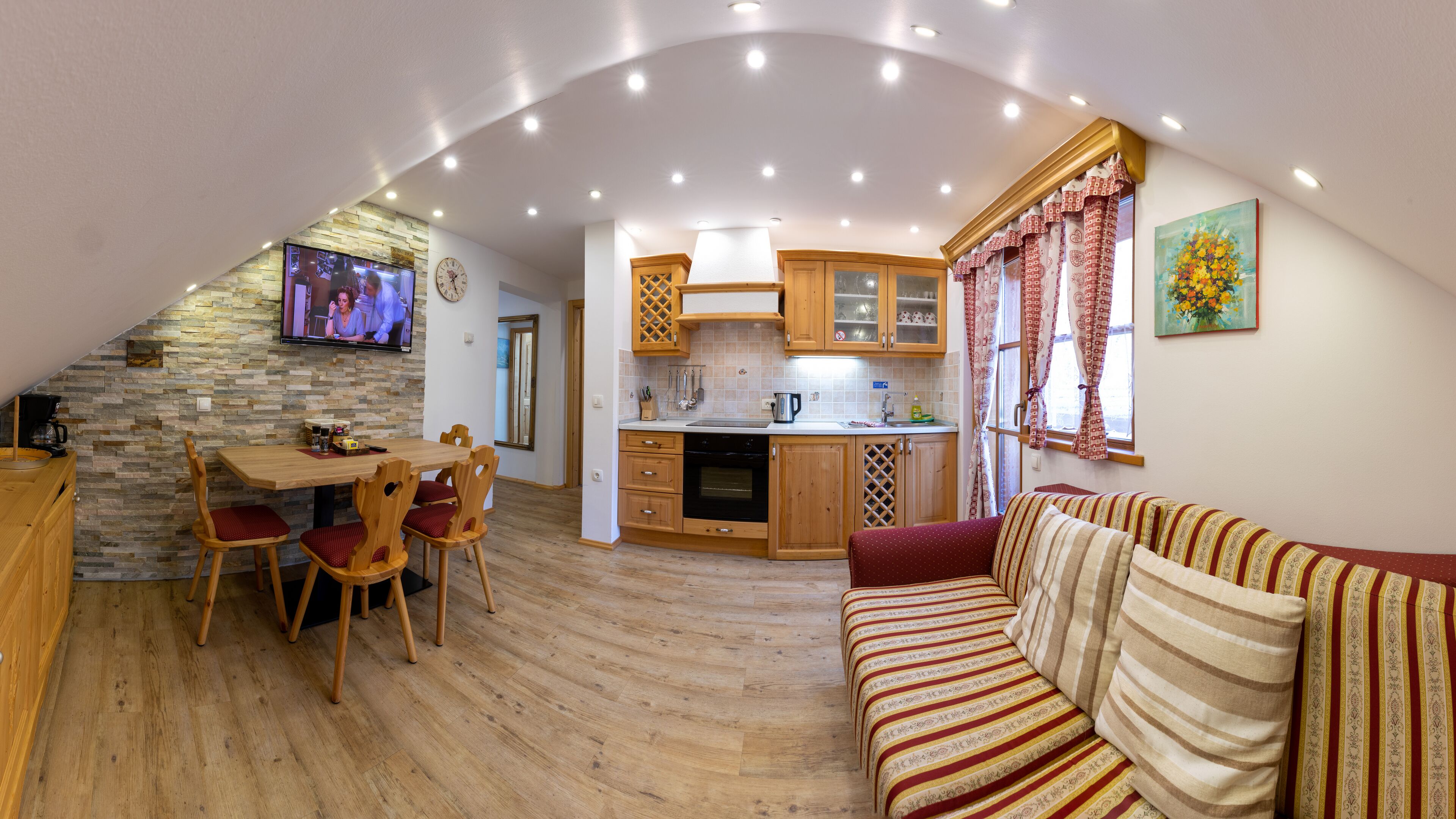 Traditional Apartment, 1 Bedroom, Balcony, Mountain View. | Living area | Flat-screen TV