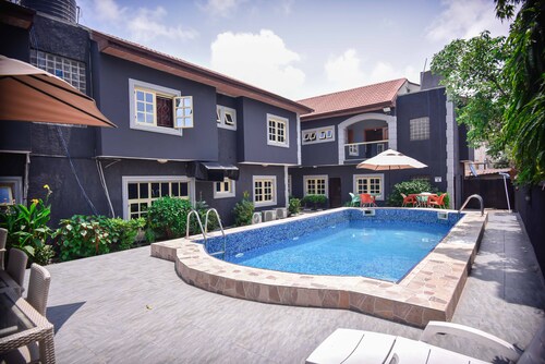 Topaz Luxury Suites & Apartments