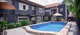 Topaz Luxury Suites & Apartments