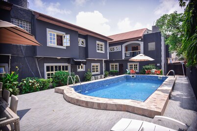 Topaz Luxury Suites & Apartments