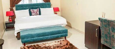 In-room safe, bed sheets