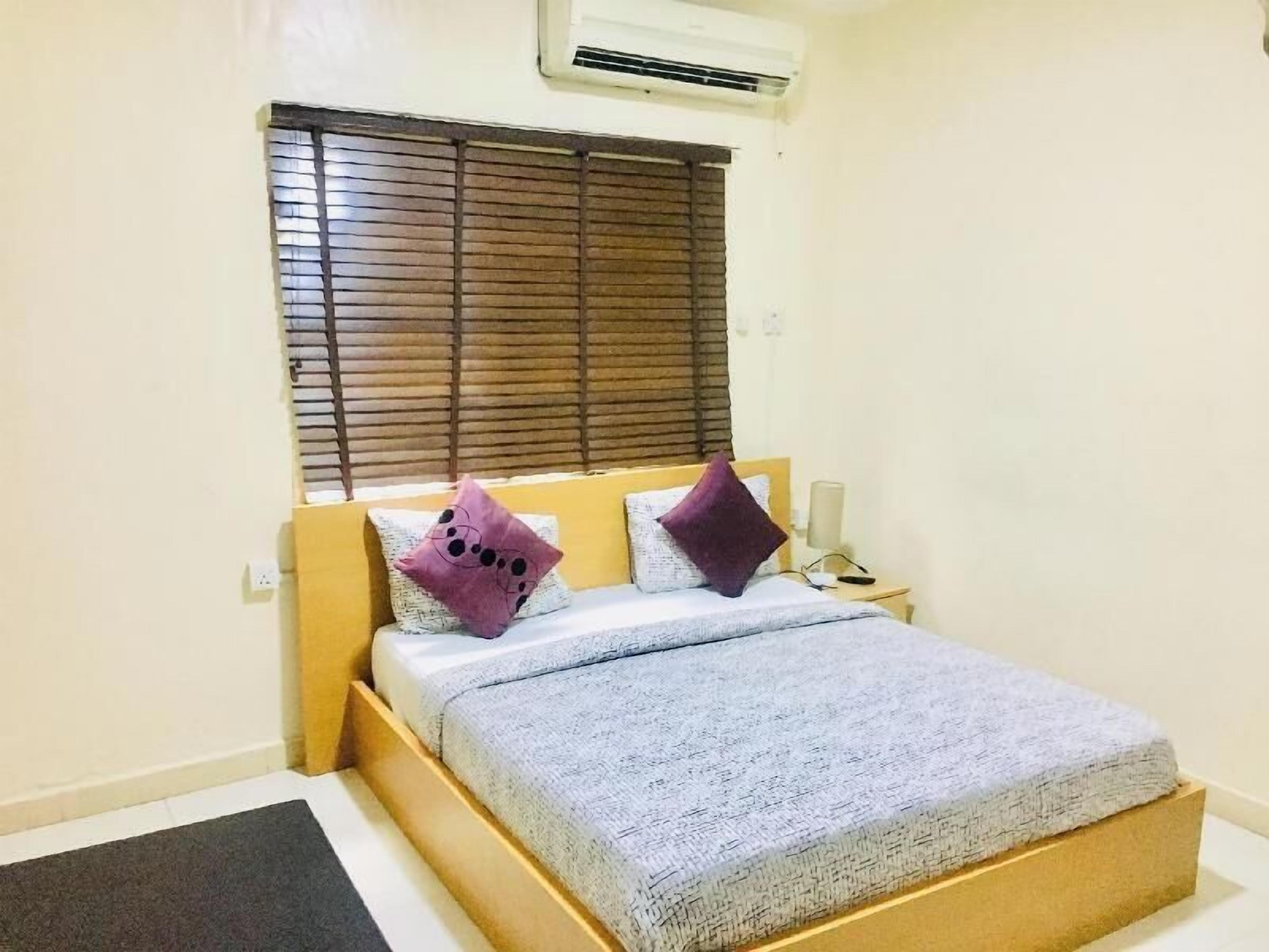 Cofres nos quartos, roupa de cama