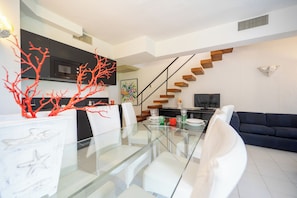 Apartment, 2 Bedrooms | Living area